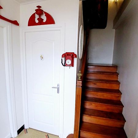B&B Chez Annie Saint-Martin-de-Gurçon Екстериор снимка