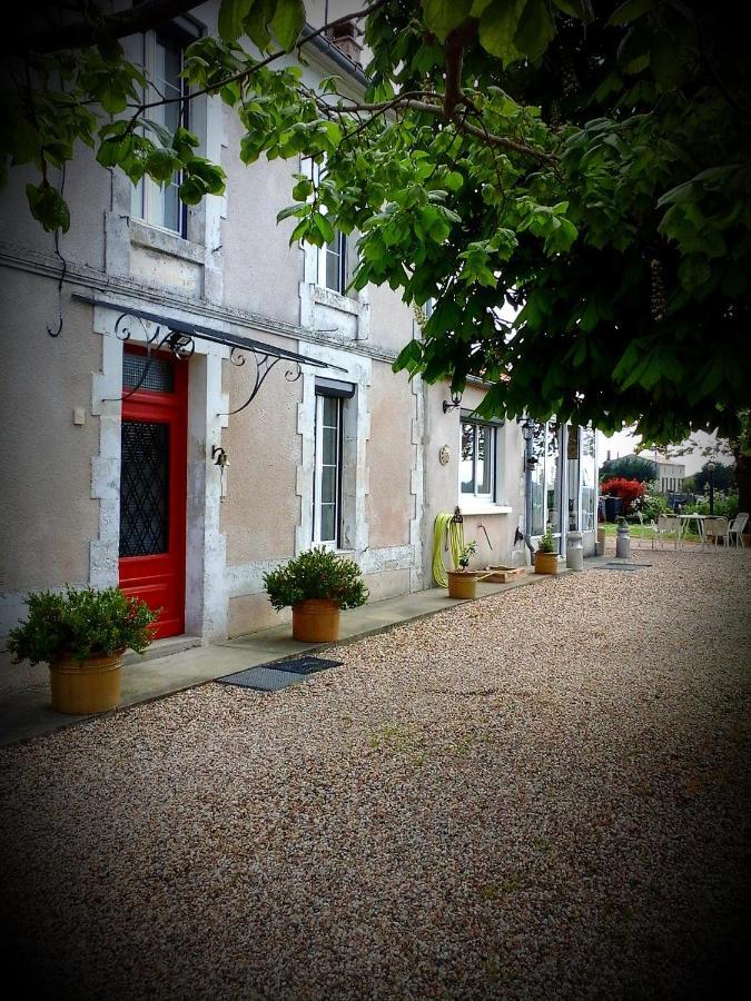 B&B Chez Annie Saint-Martin-de-Gurçon Екстериор снимка