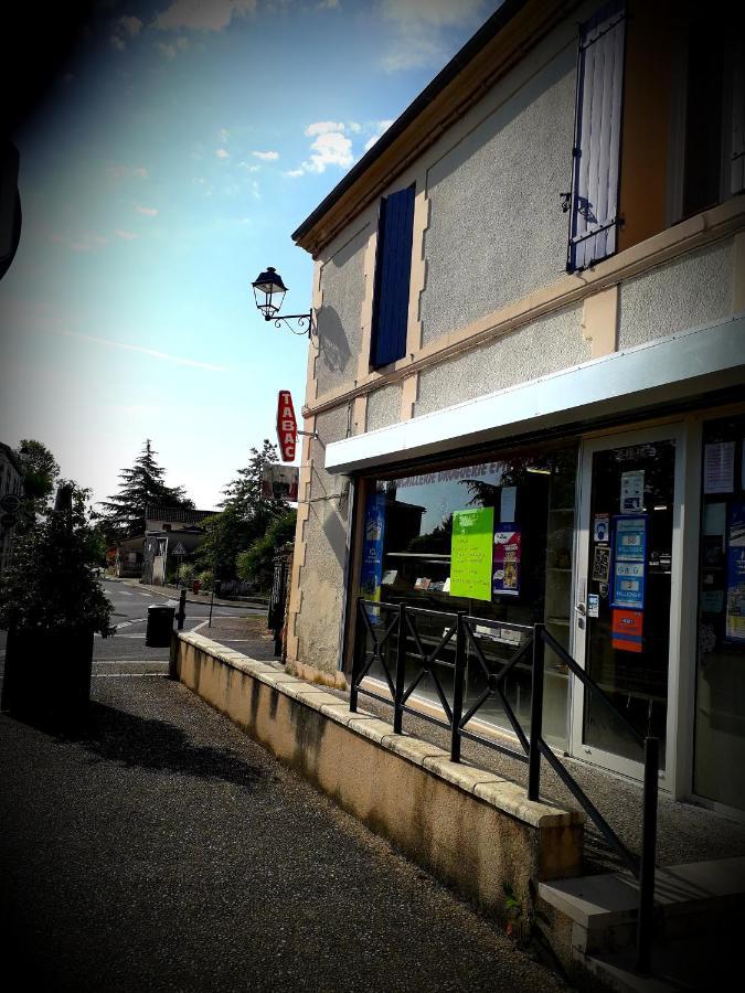 B&B Chez Annie Saint-Martin-de-Gurçon Екстериор снимка