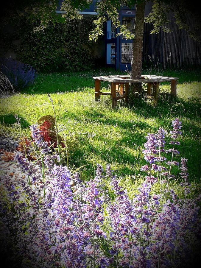 B&B Chez Annie Saint-Martin-de-Gurçon Екстериор снимка