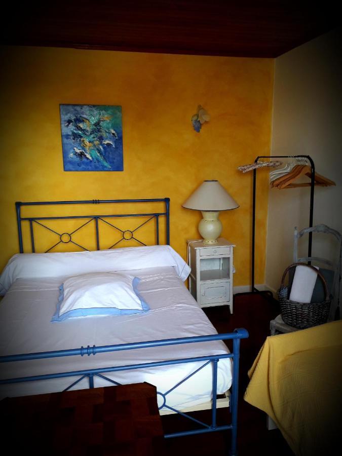 B&B Chez Annie Saint-Martin-de-Gurçon Екстериор снимка