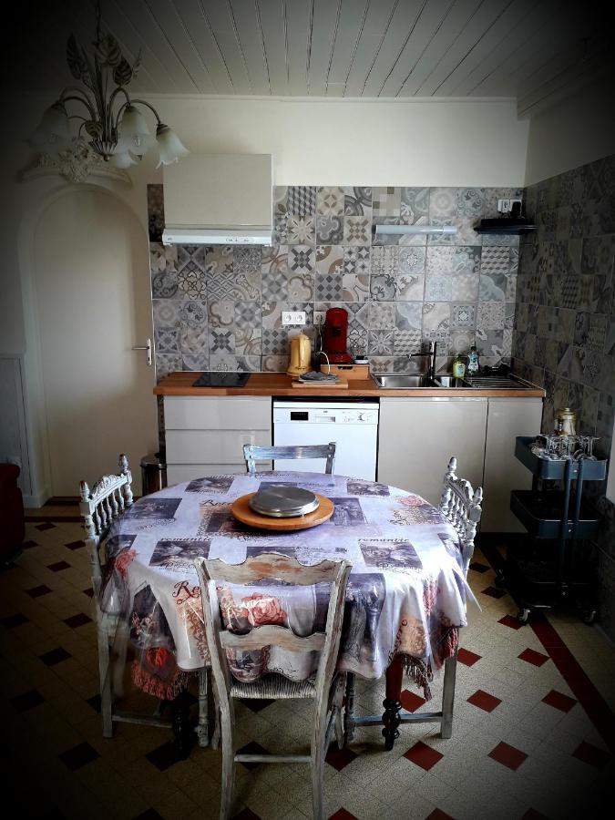 B&B Chez Annie Saint-Martin-de-Gurçon Екстериор снимка