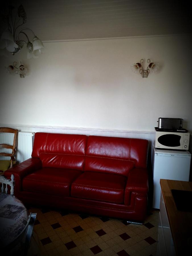 B&B Chez Annie Saint-Martin-de-Gurçon Екстериор снимка
